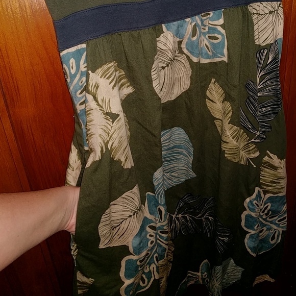 ♦️ B2G1FREE ♦️Olive Green Floral tank top dress - Picture 3 of 4